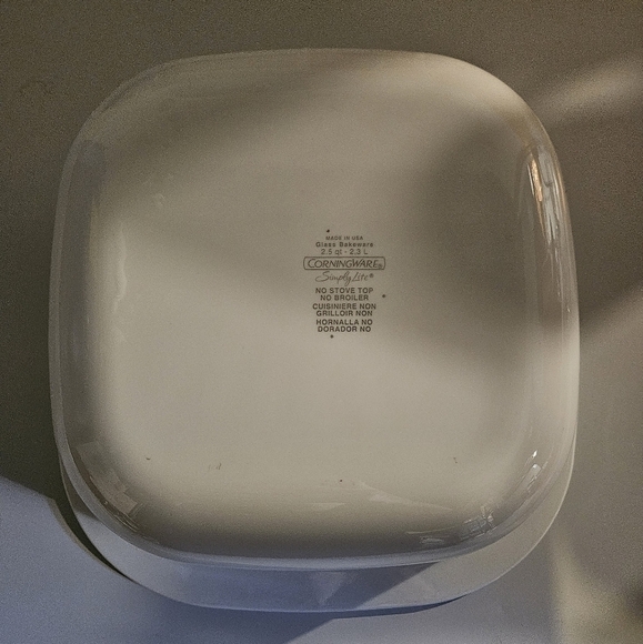 CorningWare 2.5 Quart baking dish with lid & carrying tray Vintage - Picture 7 of 8